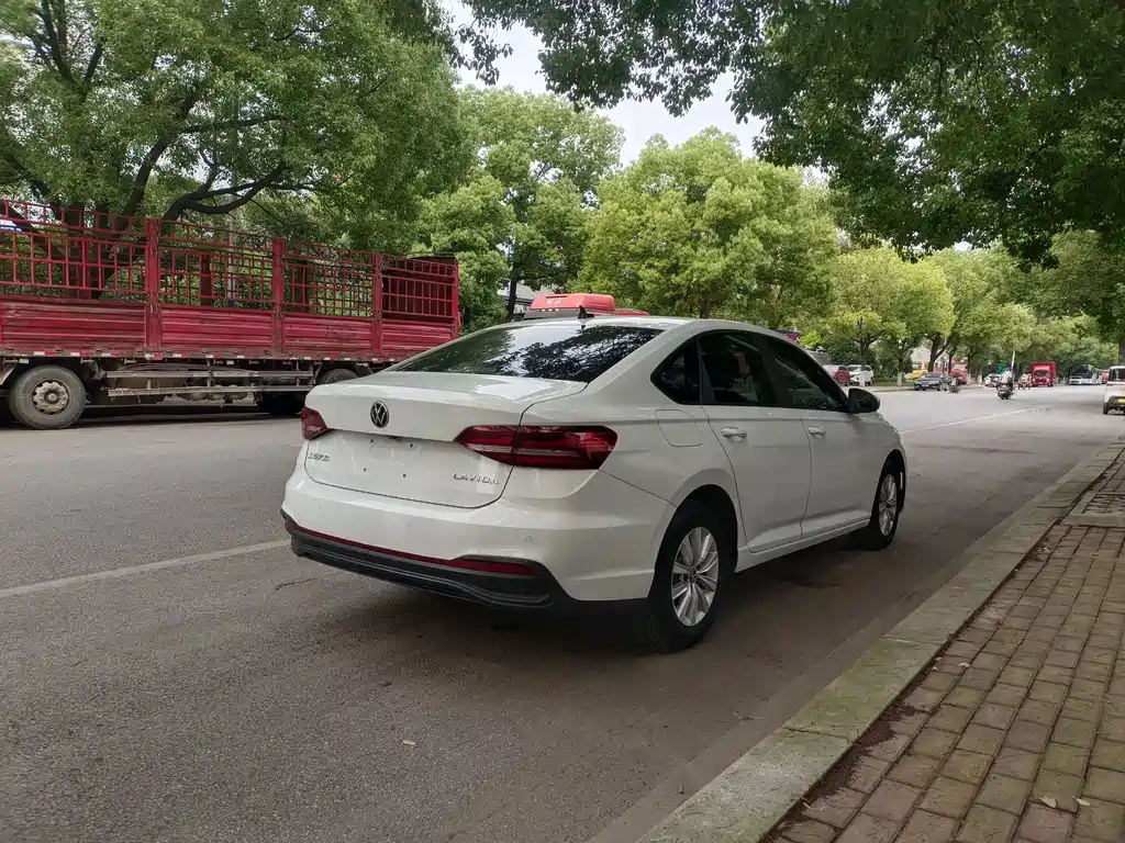 Volkswagen Lavida — миниатюра 8