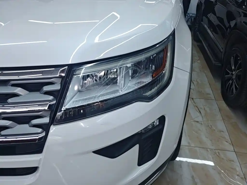 Ford Explorer (Import) — миниатюра 24