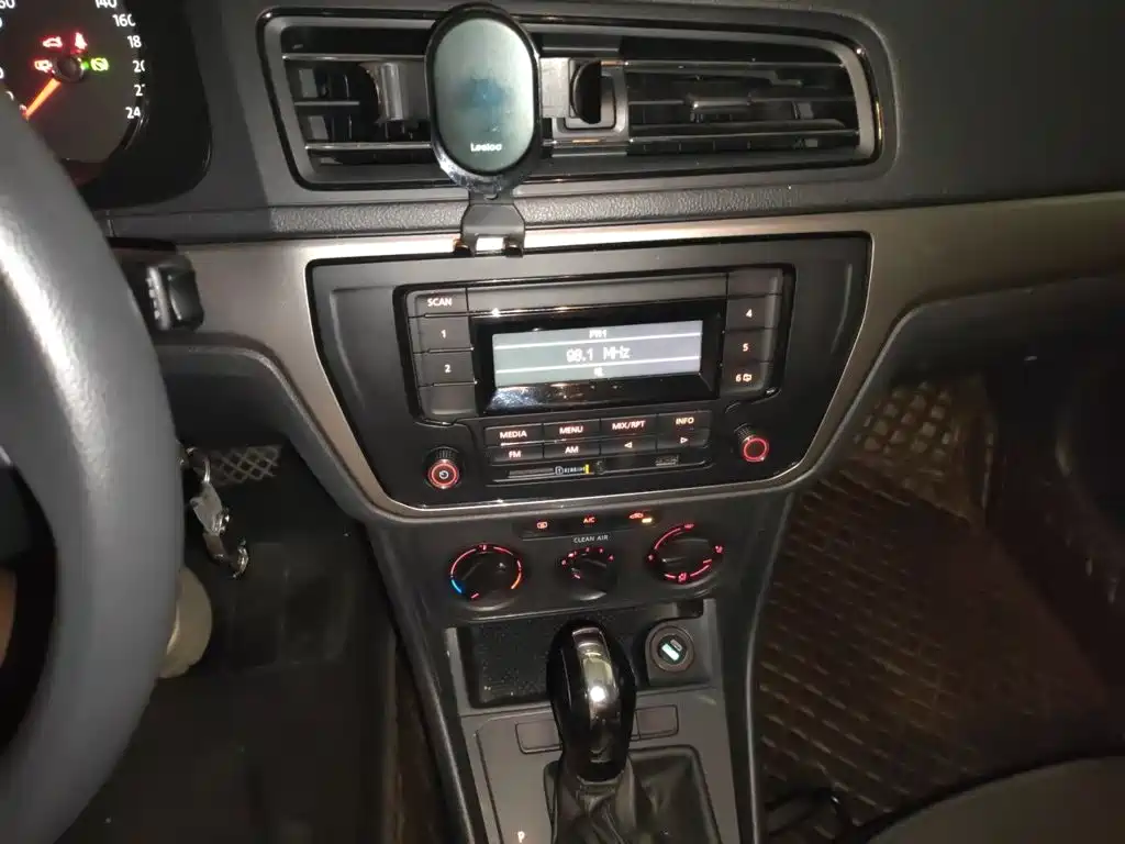Volkswagen Lavida — миниатюра 6