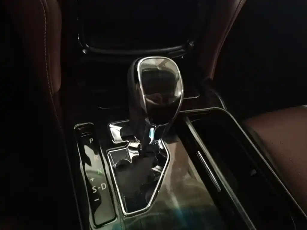 Toyota Crown — миниатюра 14