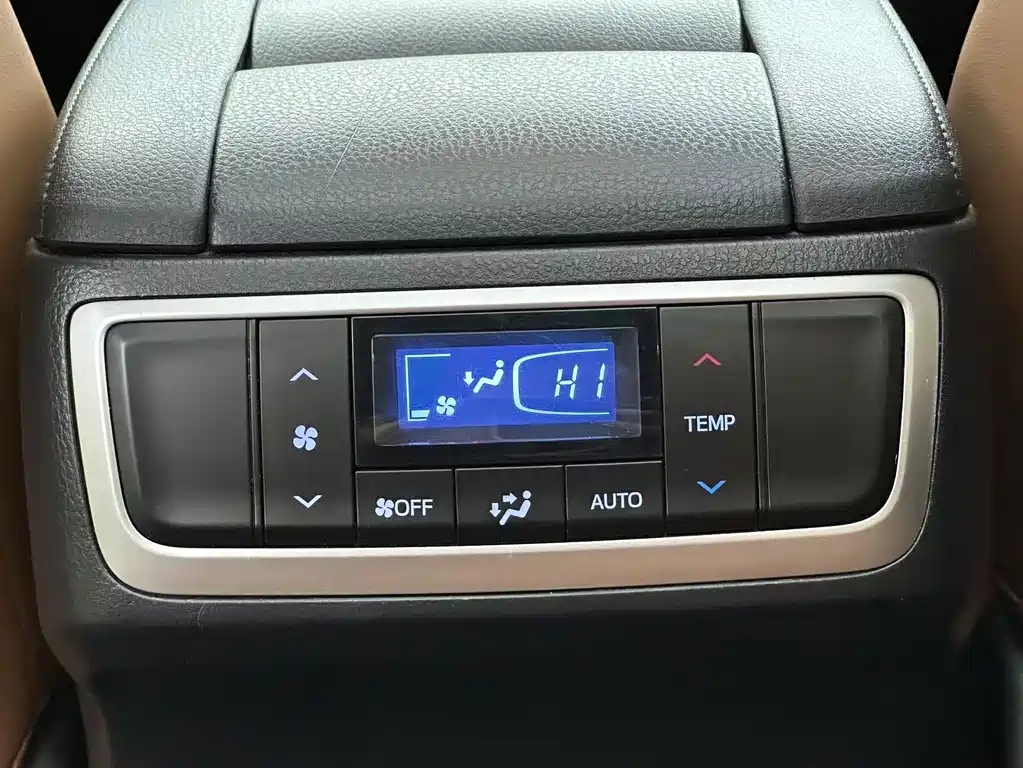 Toyota Highlander — миниатюра 10