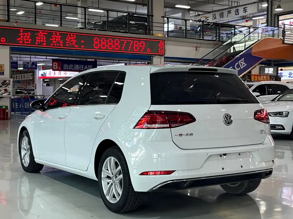 Volkswagen Golf — миниатюра 9