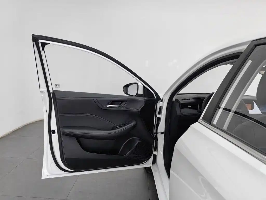 Roewe i5 — миниатюра 8