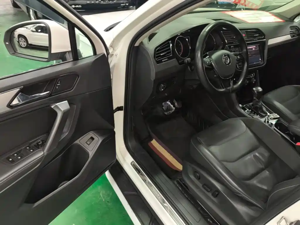 Volkswagen Tiguan L — миниатюра 16