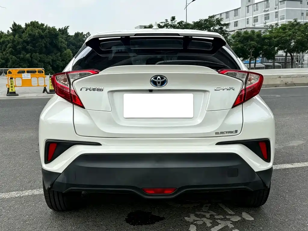 Toyota C-HR EV — миниатюра 4