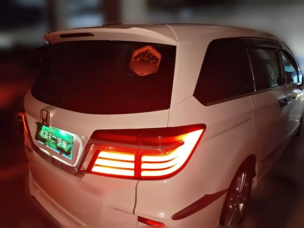 Honda Elysion — миниатюра 4