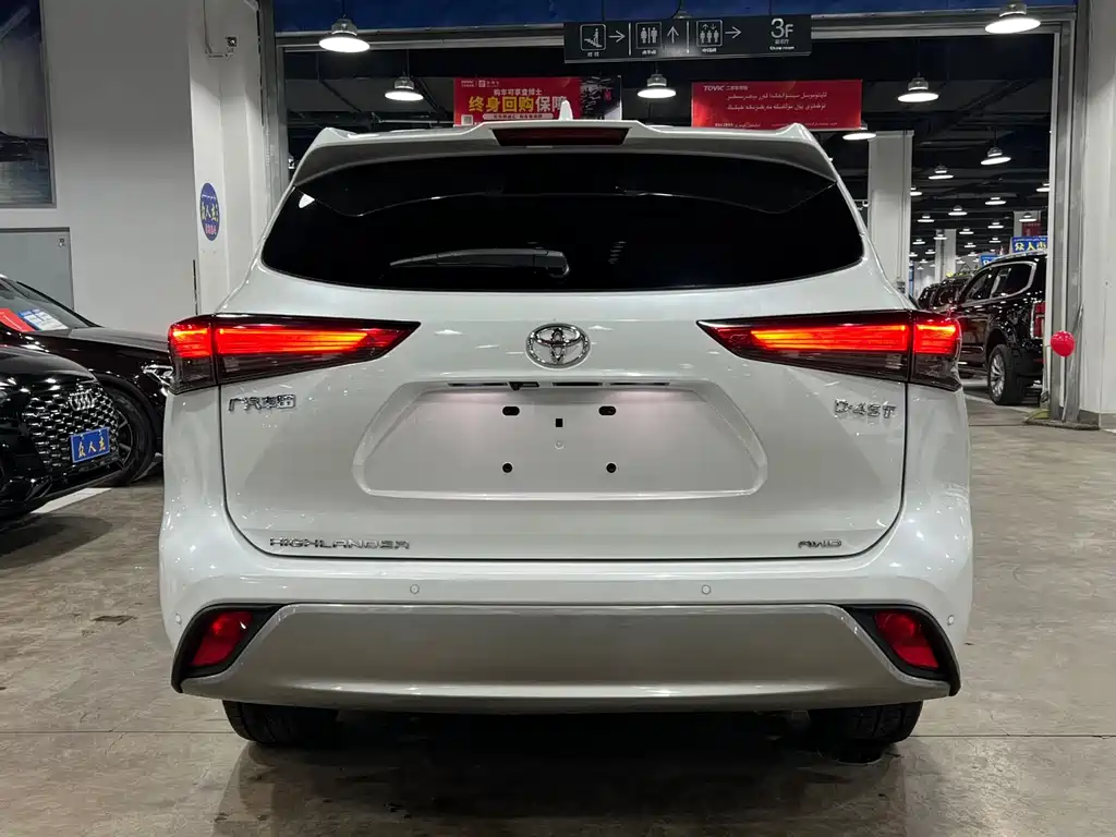TOYOTA HIGHLANDER