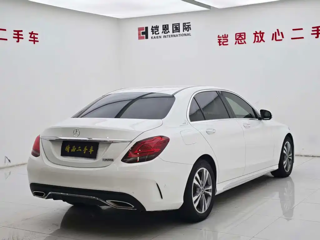 Mercedes-Benz C-Class — миниатюра 14