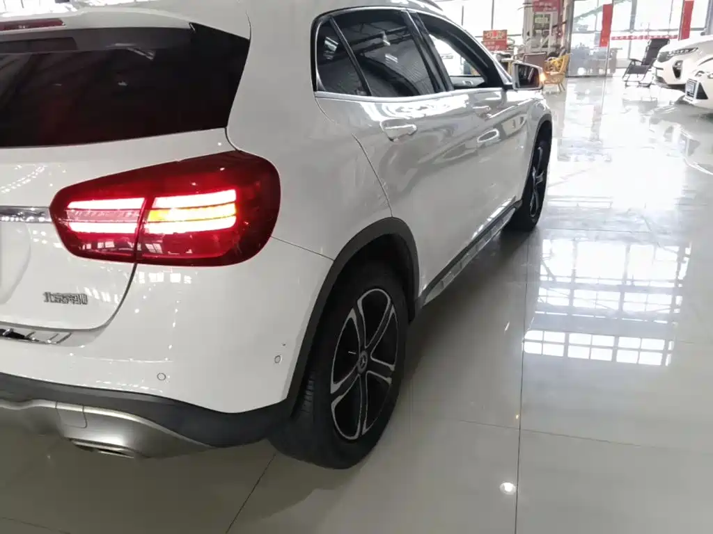 Mercedes-Benz GLA 2018 GLA 200 Fashion