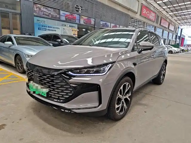 2025 BYD Tang