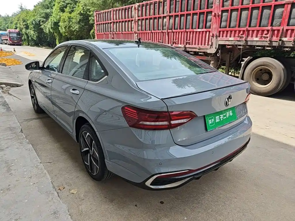 Volkswagen Lavida — миниатюра 5