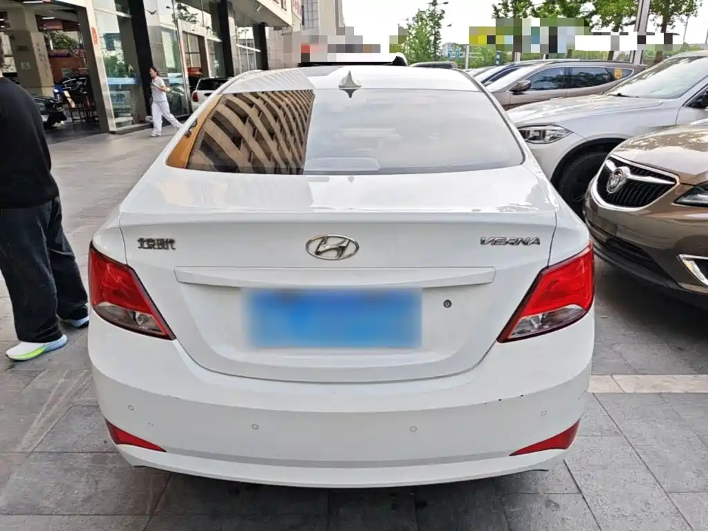 Hyundai Verna — миниатюра 6