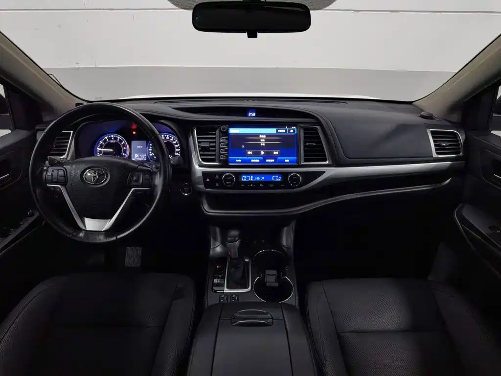 Toyota Highlander 2015 2.0T Luxury 7 мест