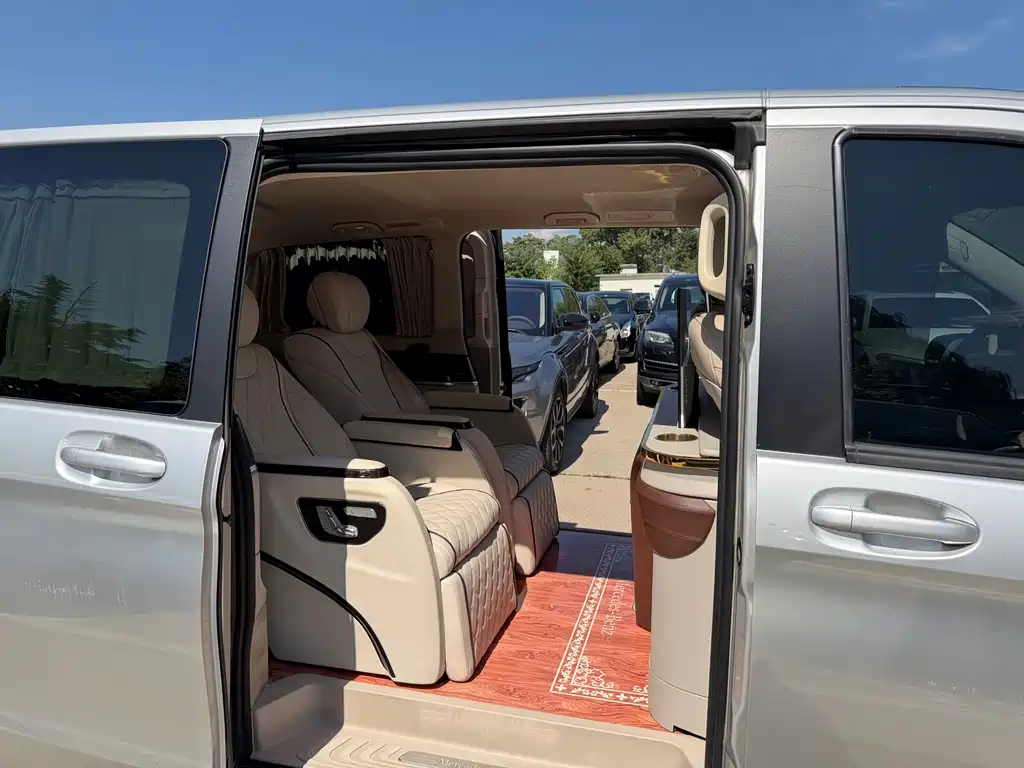 Mercedes-Benz V-Class — миниатюра 8