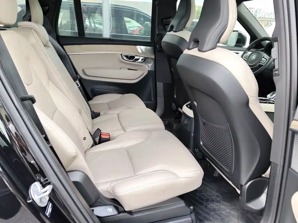 Volvo XC90 PHEV — миниатюра 7
