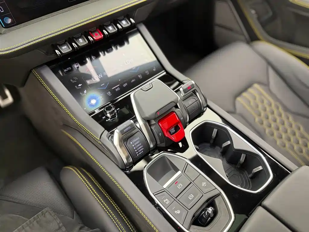Lamborghini Urus SE — миниатюра 9