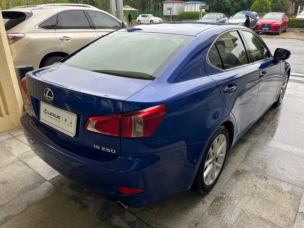 Lexus IS — миниатюра 7