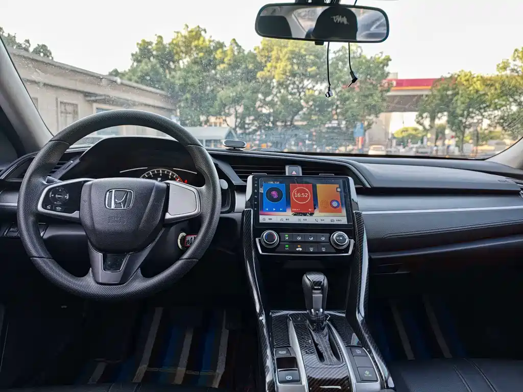 Honda Civic — миниатюра 10