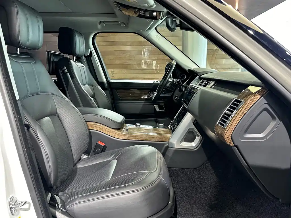Land Rover Range Rover — миниатюра 18