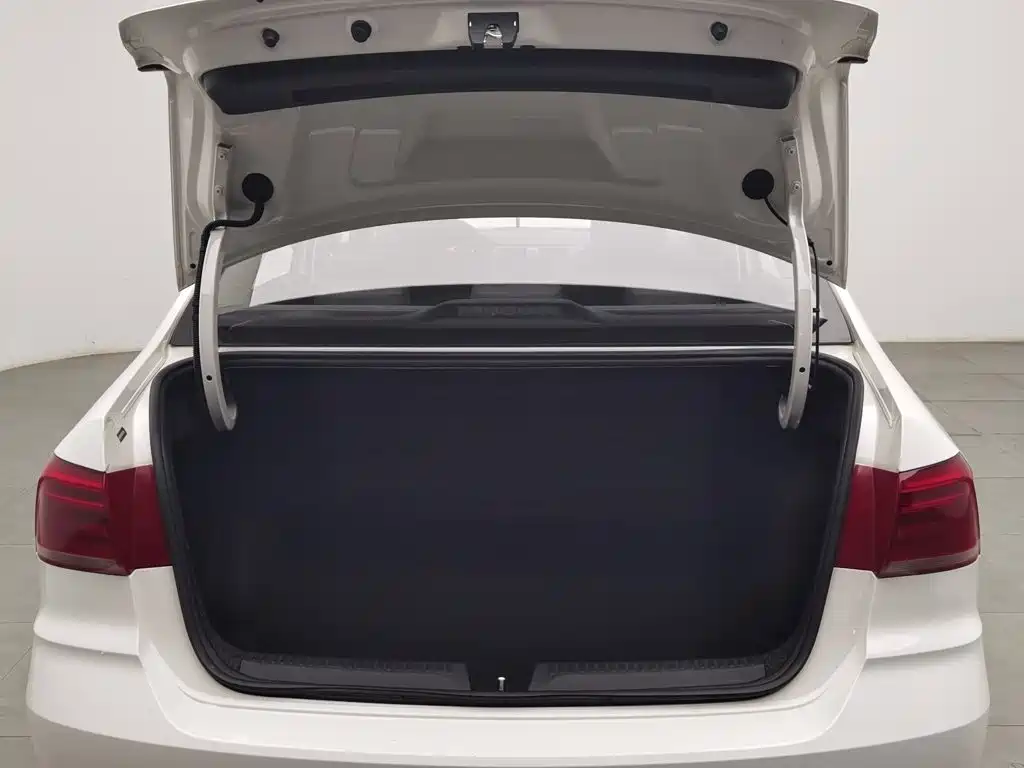 Volkswagen Santana — миниатюра 16