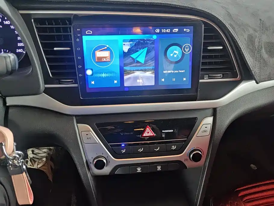 Hyundai Elantra — миниатюра 13