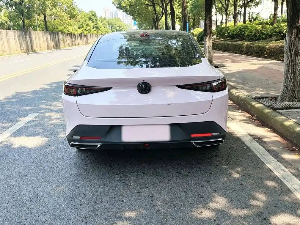 Changan Yida — миниатюра 5