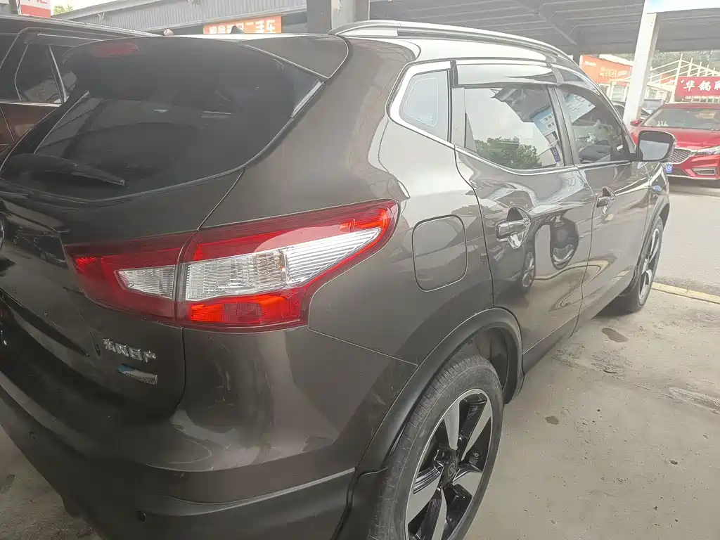 Nissan Qashqai — миниатюра 9