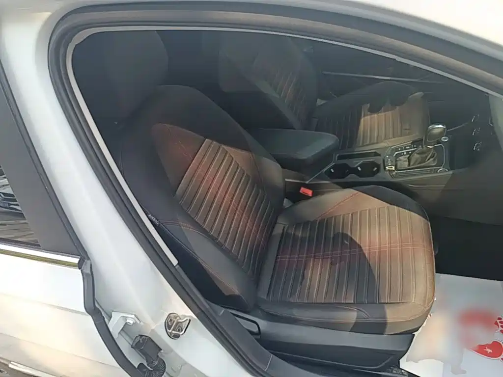 Volkswagen Lavida — миниатюра 25
