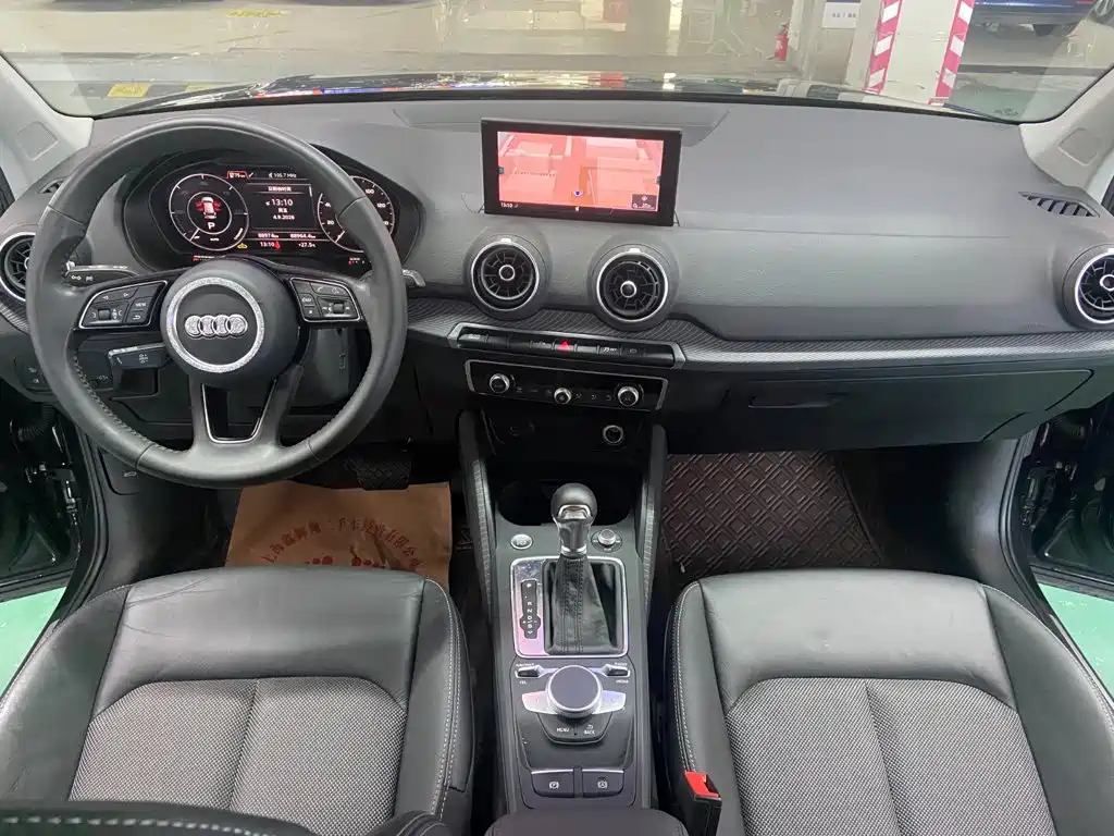 Audi Q2L e-tron — миниатюра 3
