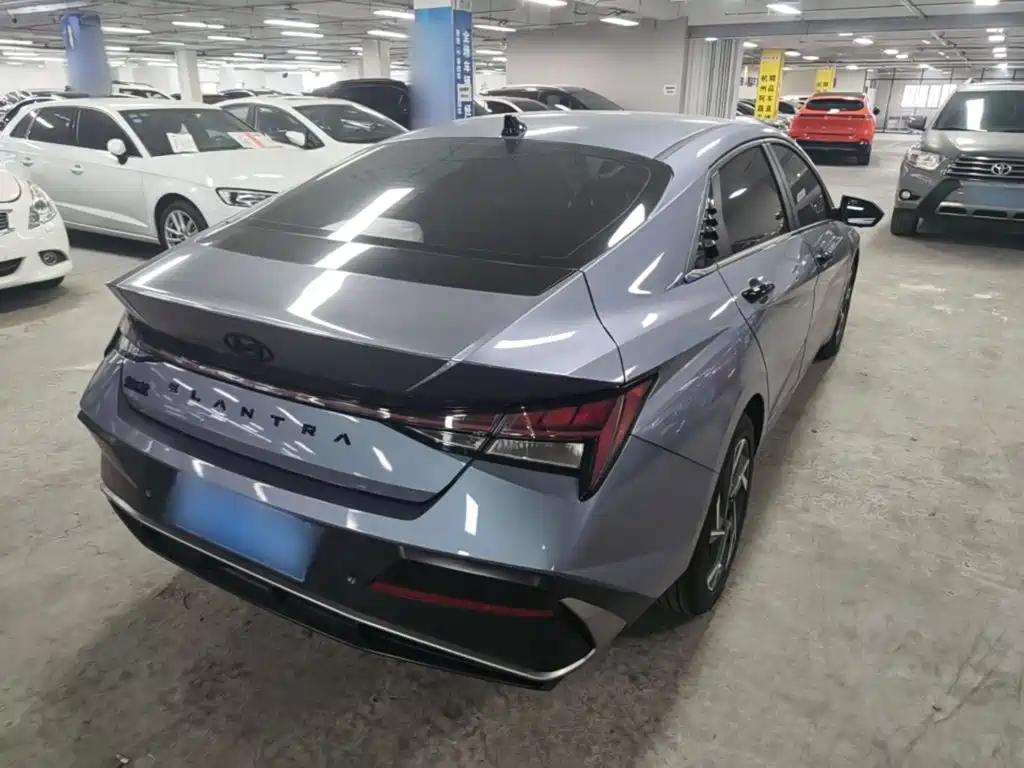 Hyundai Elantra — миниатюра 7