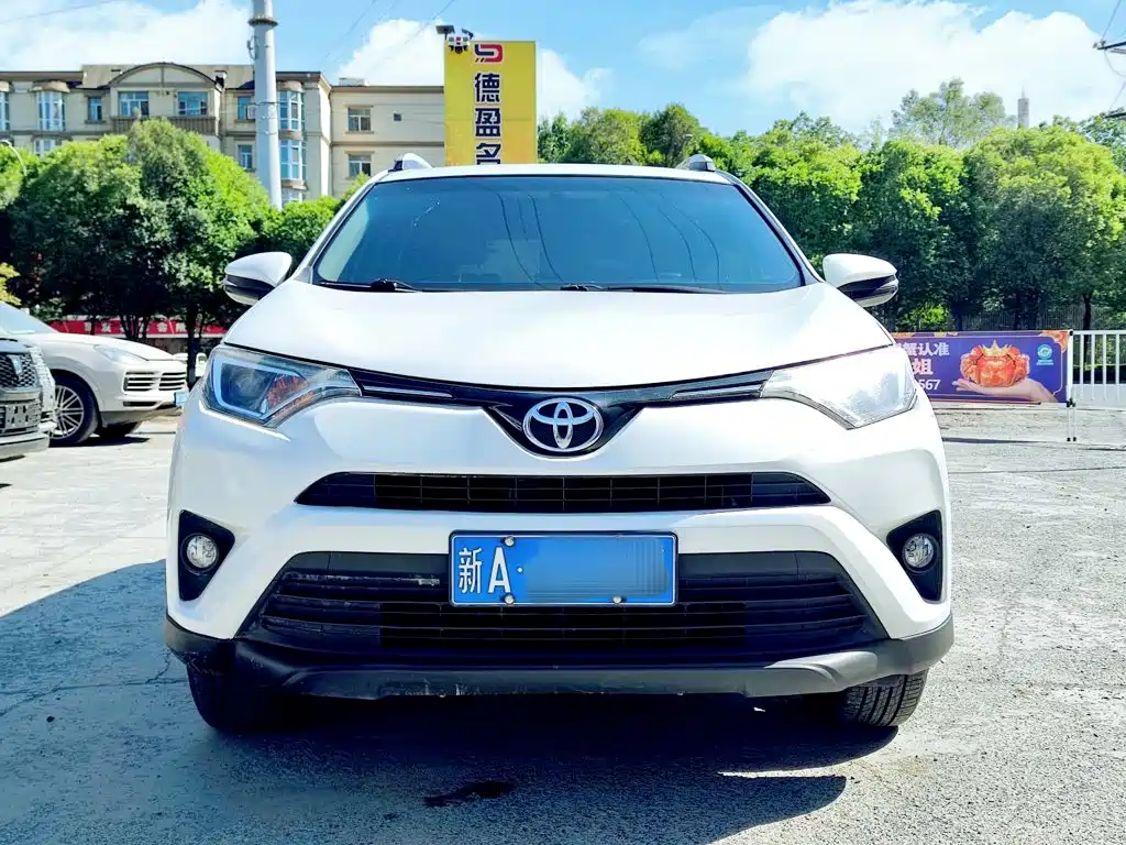 Toyota RAV4 — миниатюра 2