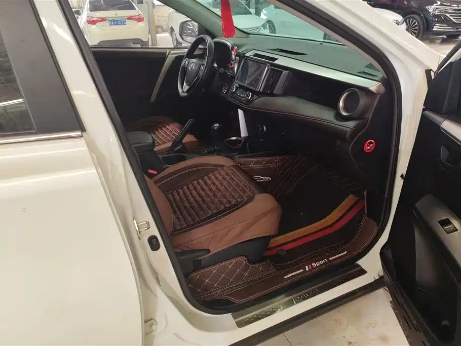 TOYOTA RAV4 RONGFANG