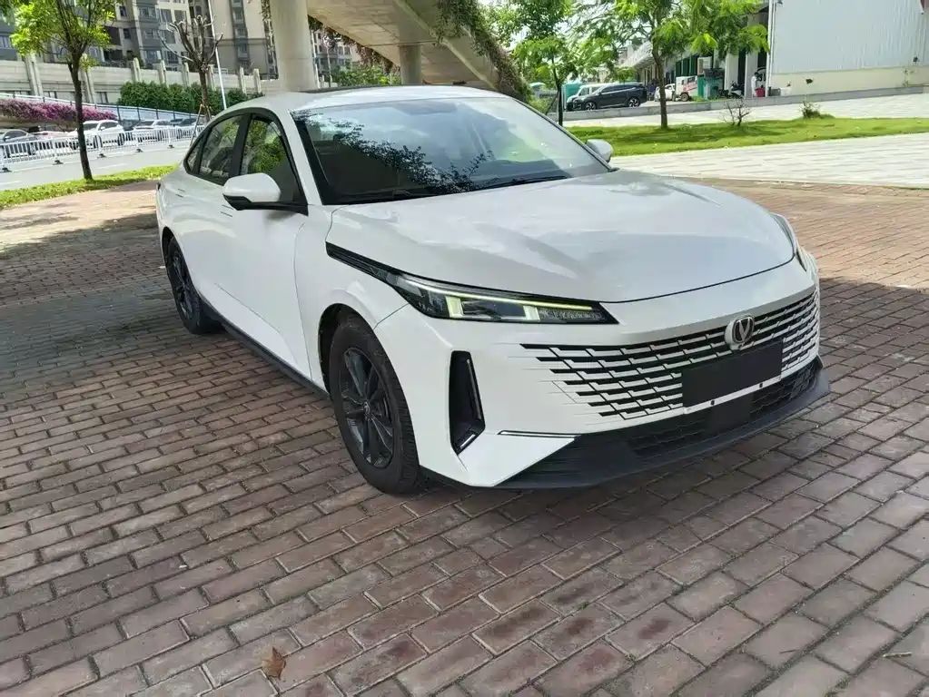 Changan Yida — миниатюра 3