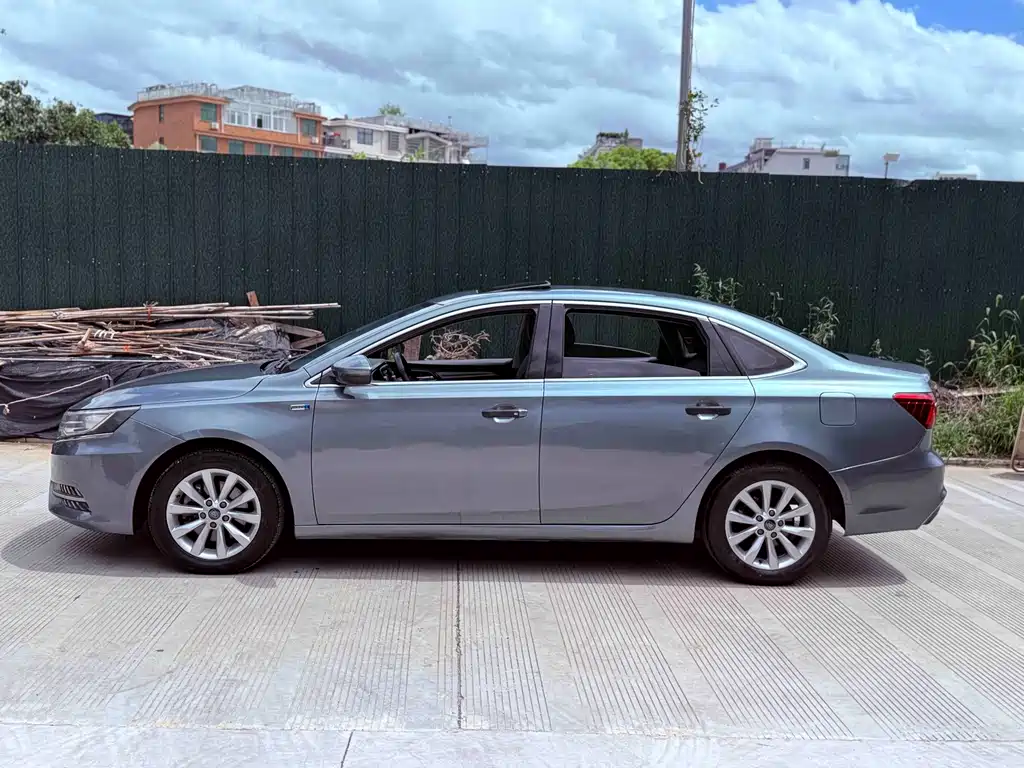 Roewe Roewe i6 Classic — миниатюра 8