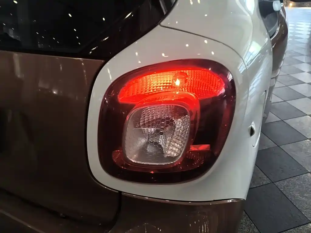 smart Smart Fortwo — миниатюра 8