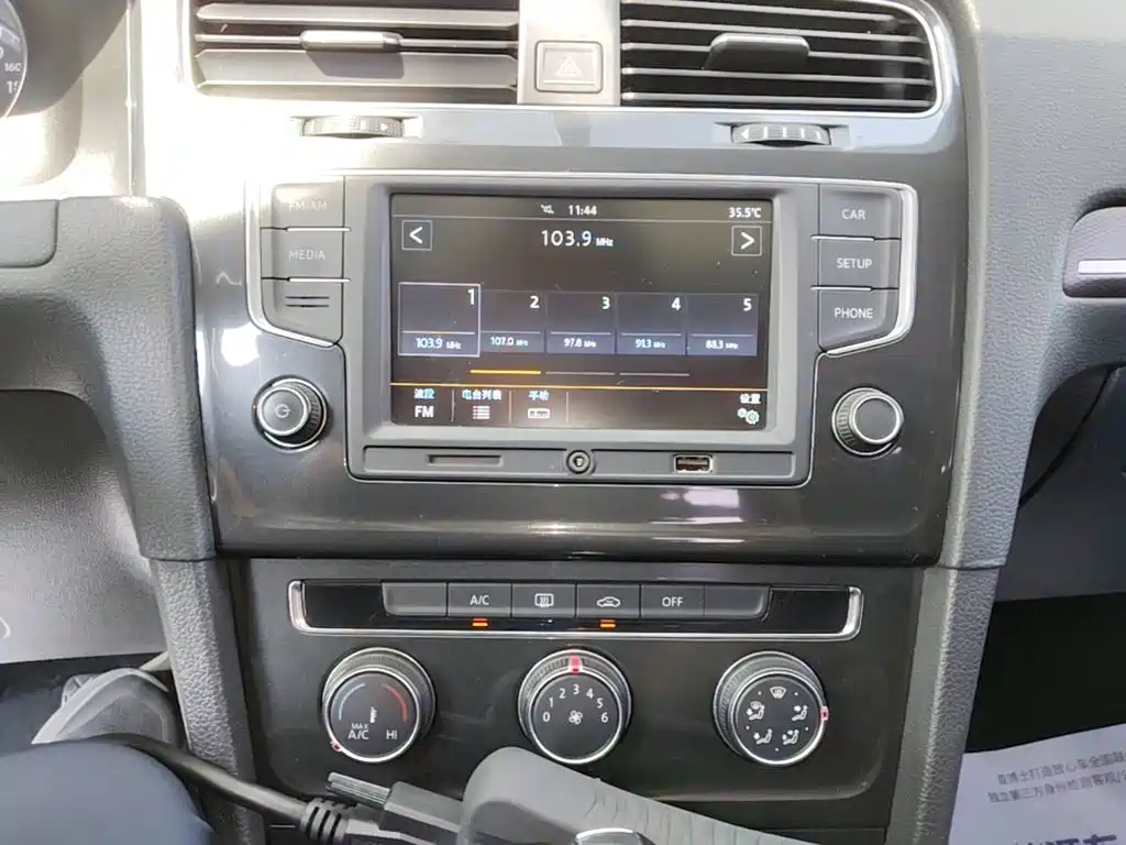 Volkswagen Golf — миниатюра 13