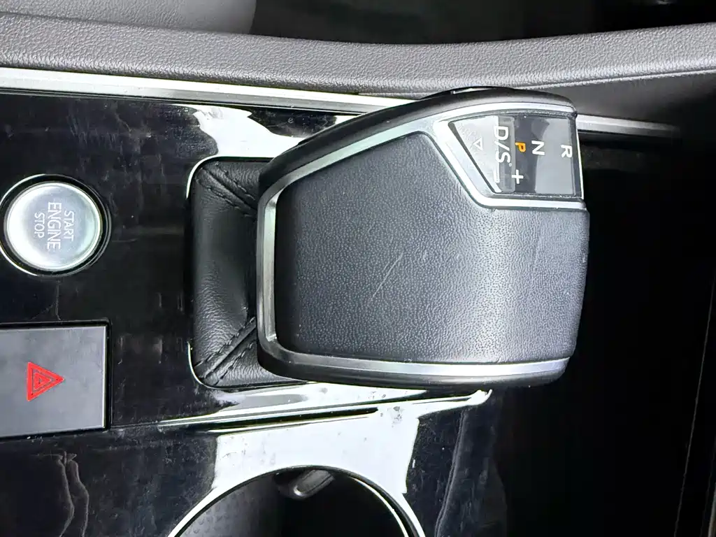 Volkswagen Touareg — миниатюра 16