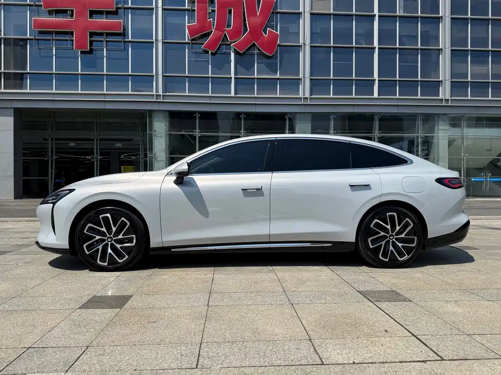 Baojun Xiangjing — миниатюра 3