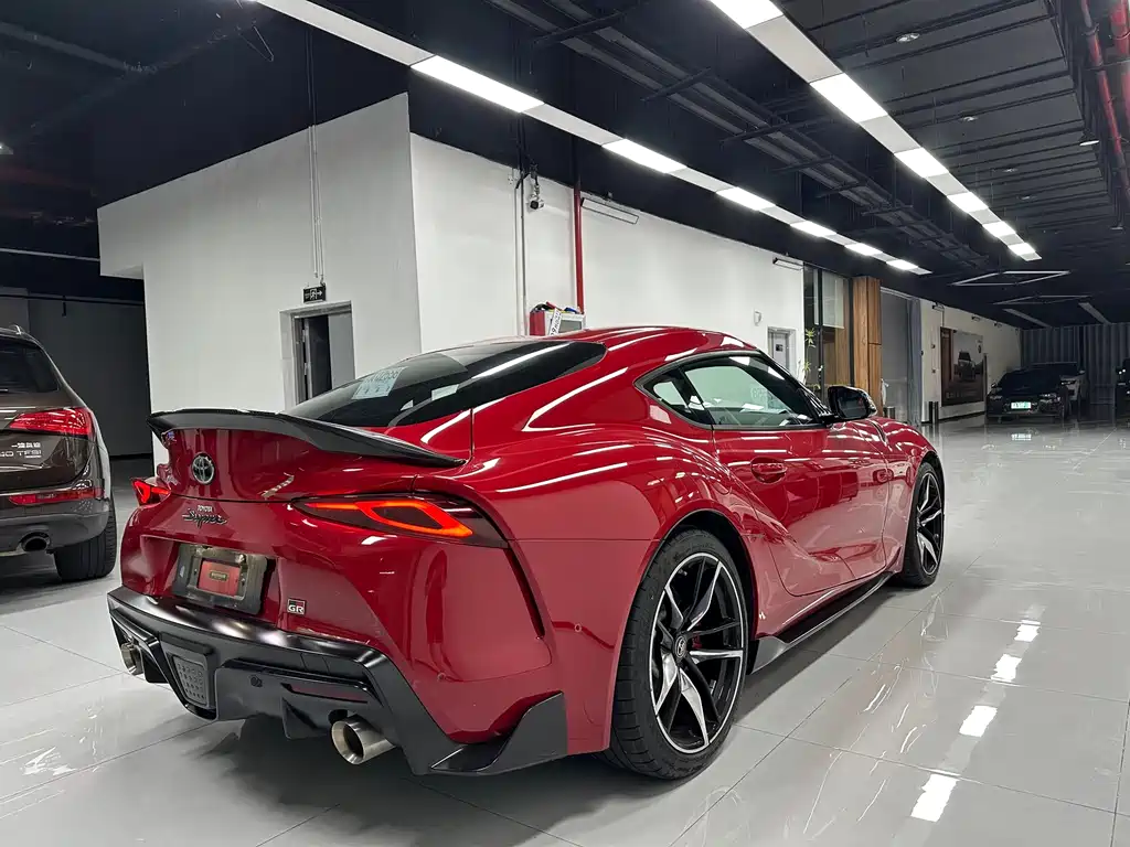 Toyota Supra — миниатюра 6