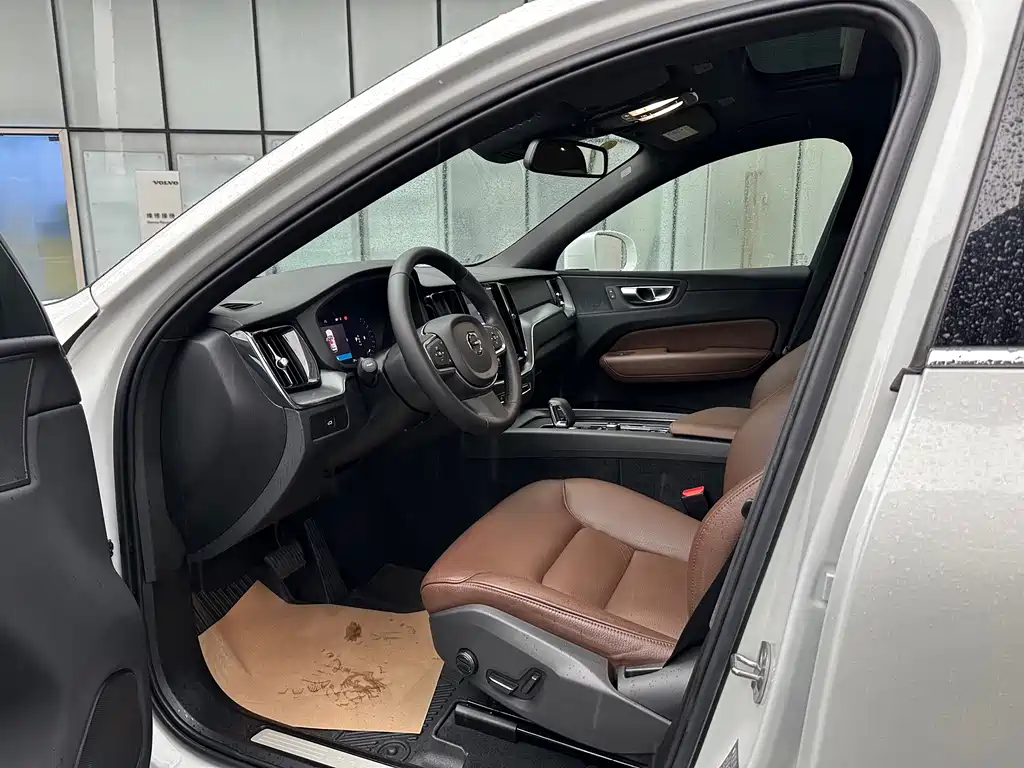 Volvo XC60 — миниатюра 8
