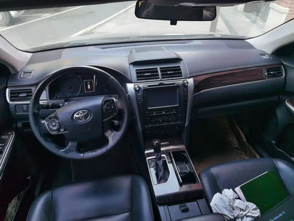Toyota Camry — миниатюра 10