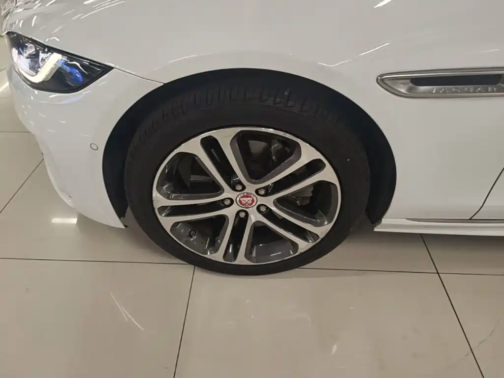 Jaguar XEL — миниатюра 23