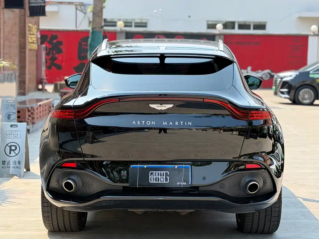 Aston Martin DBX 2021 4.0T V8