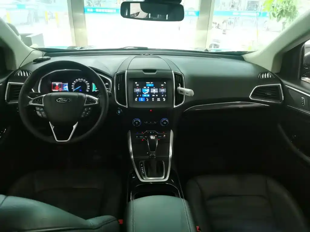 Ford Edge — миниатюра 10