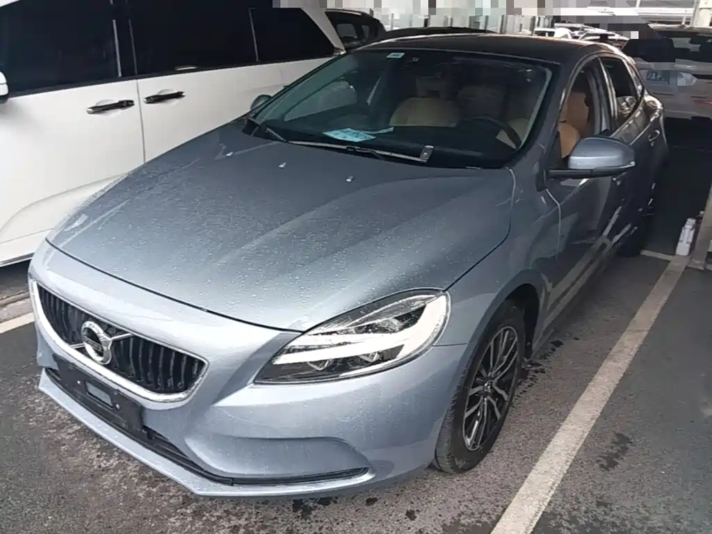 Volvo V40 — миниатюра 2