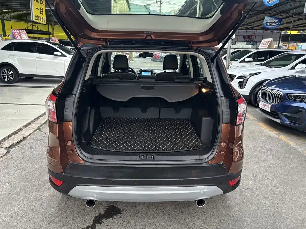Ford Kuga — миниатюра 17
