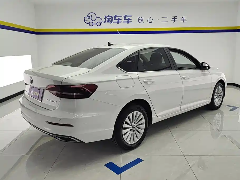 Volkswagen Lavida — миниатюра 3