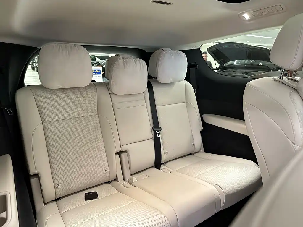 Li Auto Li MEGA — миниатюра 19