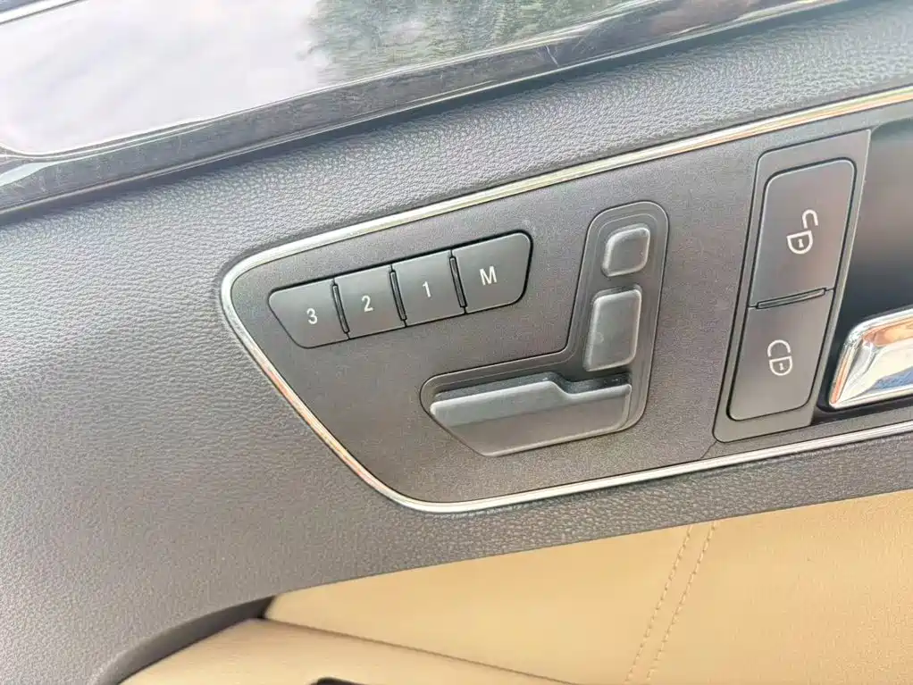 Mercedes-Benz E-Class (Import) — миниатюра 17