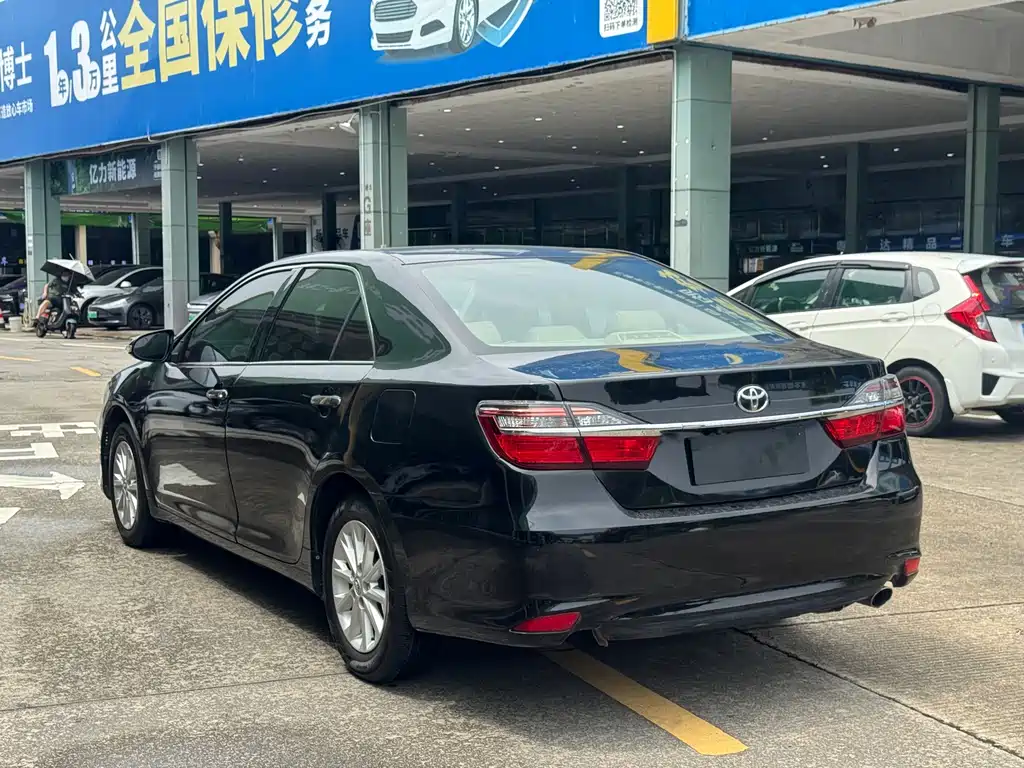 Toyota Camry — миниатюра 9